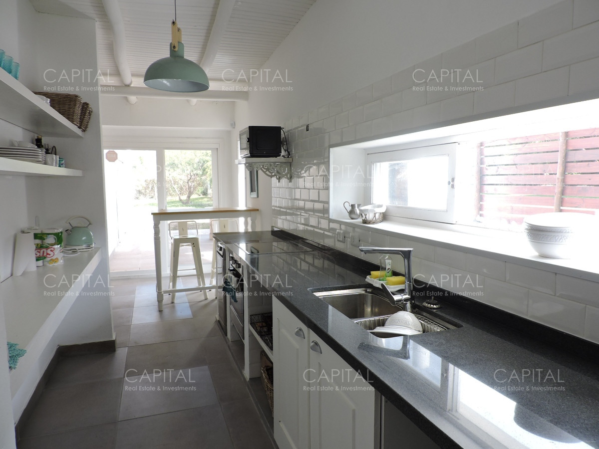 Casa ID.36463 - Muy linda casa en Manantiales de 3 Dorm y dependencia a pasos del mar