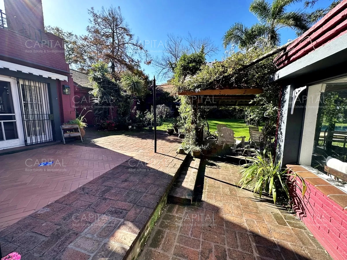 Casa ID.35081 - Casa  en Venta Playa Mansa en venta a 150 metros del mar