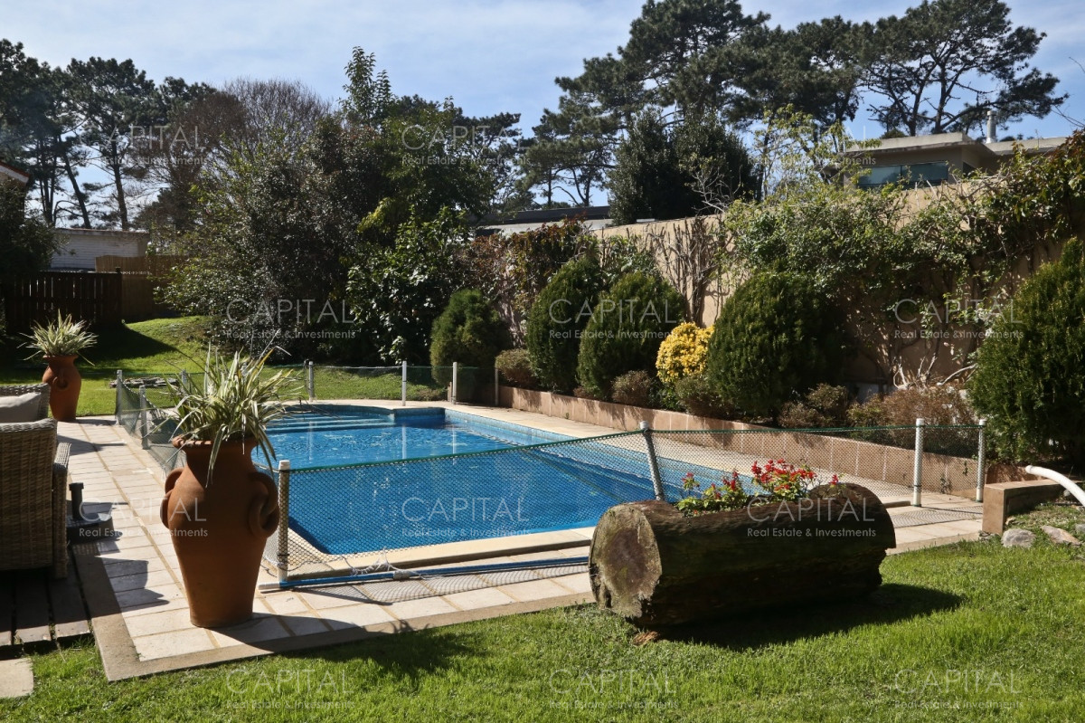 Casa ID.35079 - Casa en venta en Playa Mansa, Punta del Este.
