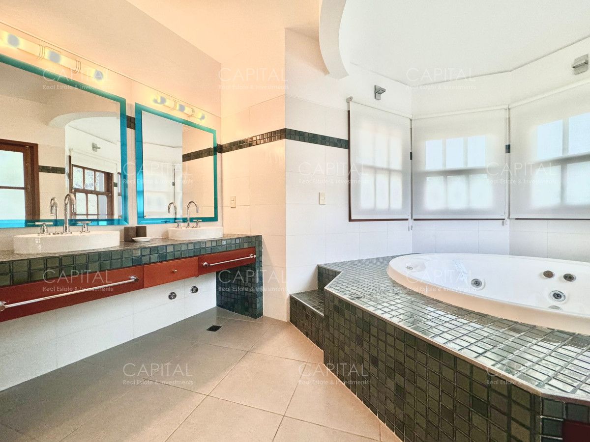 Casa ID.36764 - Residencia en Mansa 5 dormitorios + dependencia