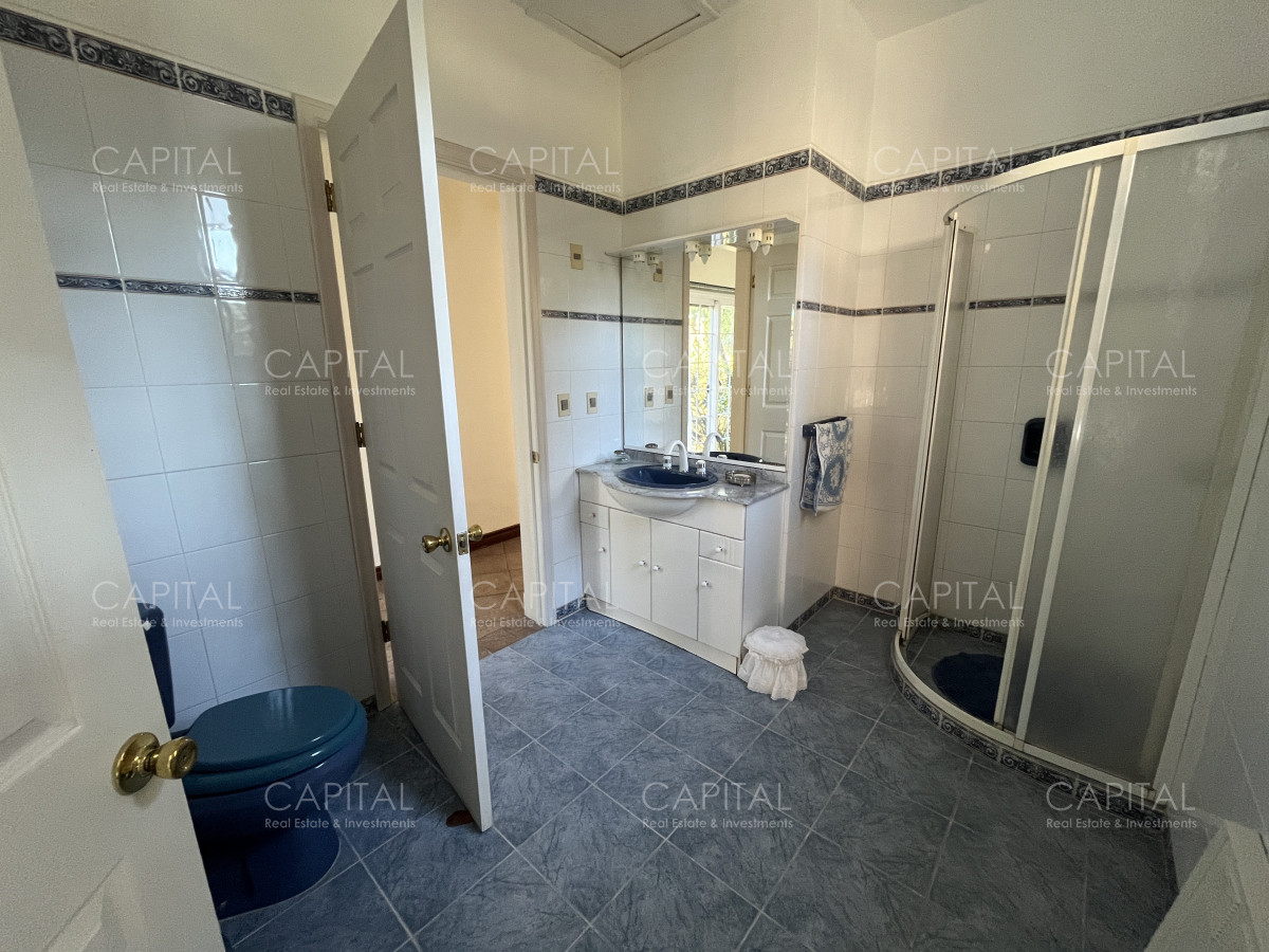 Casa ID.34561 - Casa en Venta Cuatro Dormitorios en Cantegril, Punta Del Este 