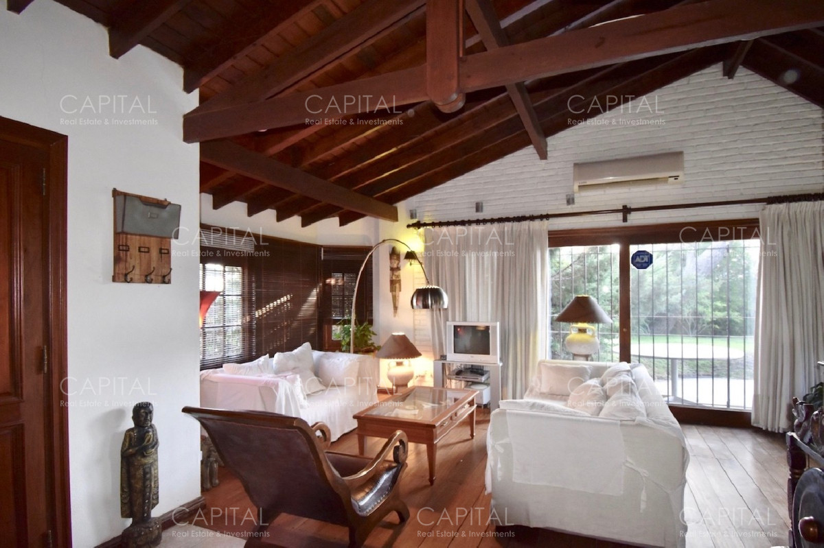 Casa ID.24811 - Casa en Playa Mansa de Cuatro Dormitorios en Venta Punta del Este