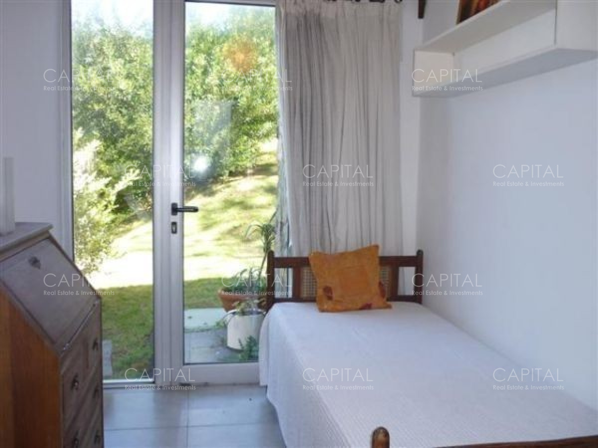 Casa ID.38467 - Casa en Montoya 3 dormitorios y dependencia a 200 mts del mar