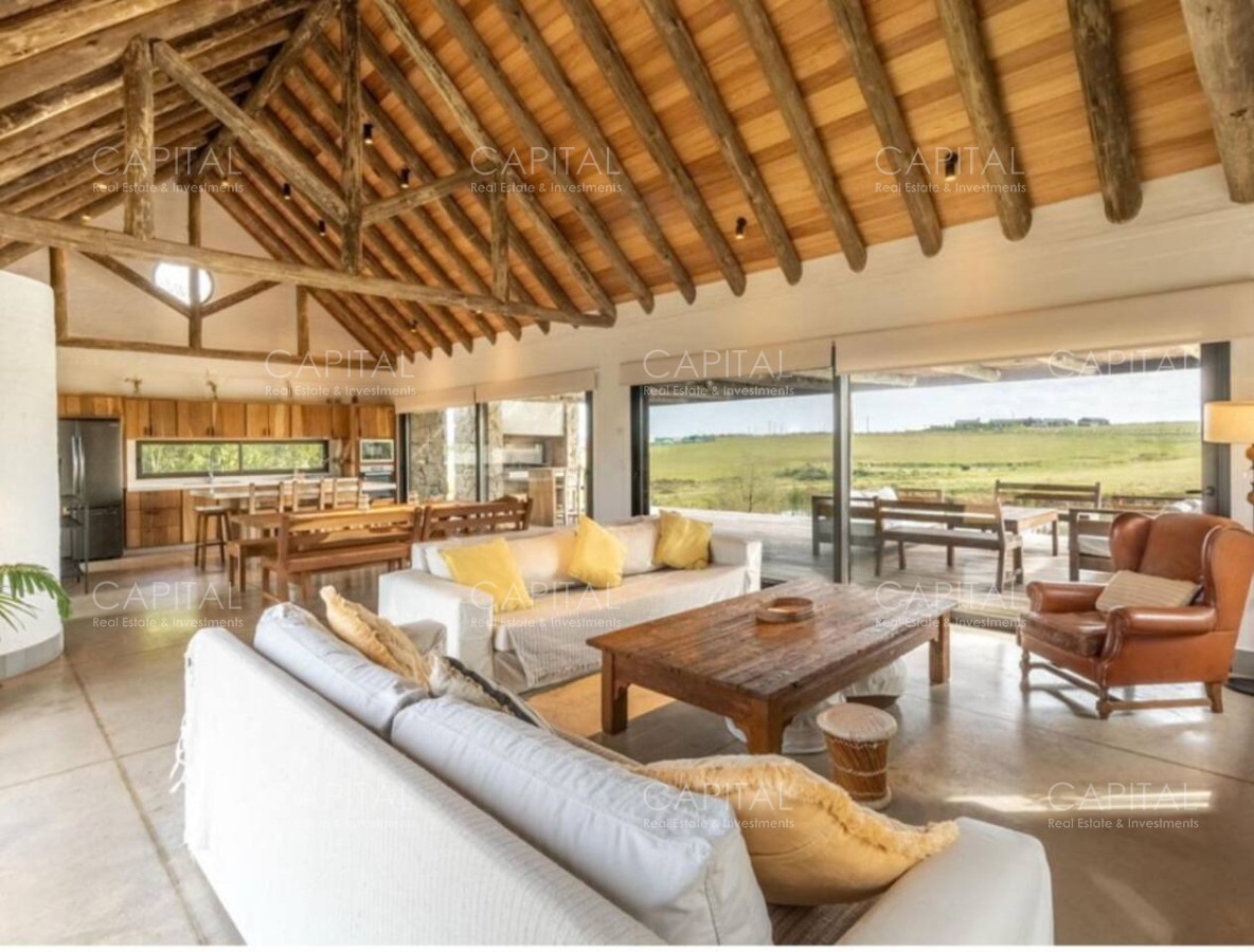 Casa ID.39618 - Casa de 5 dormitorios con piscina en barrio privado