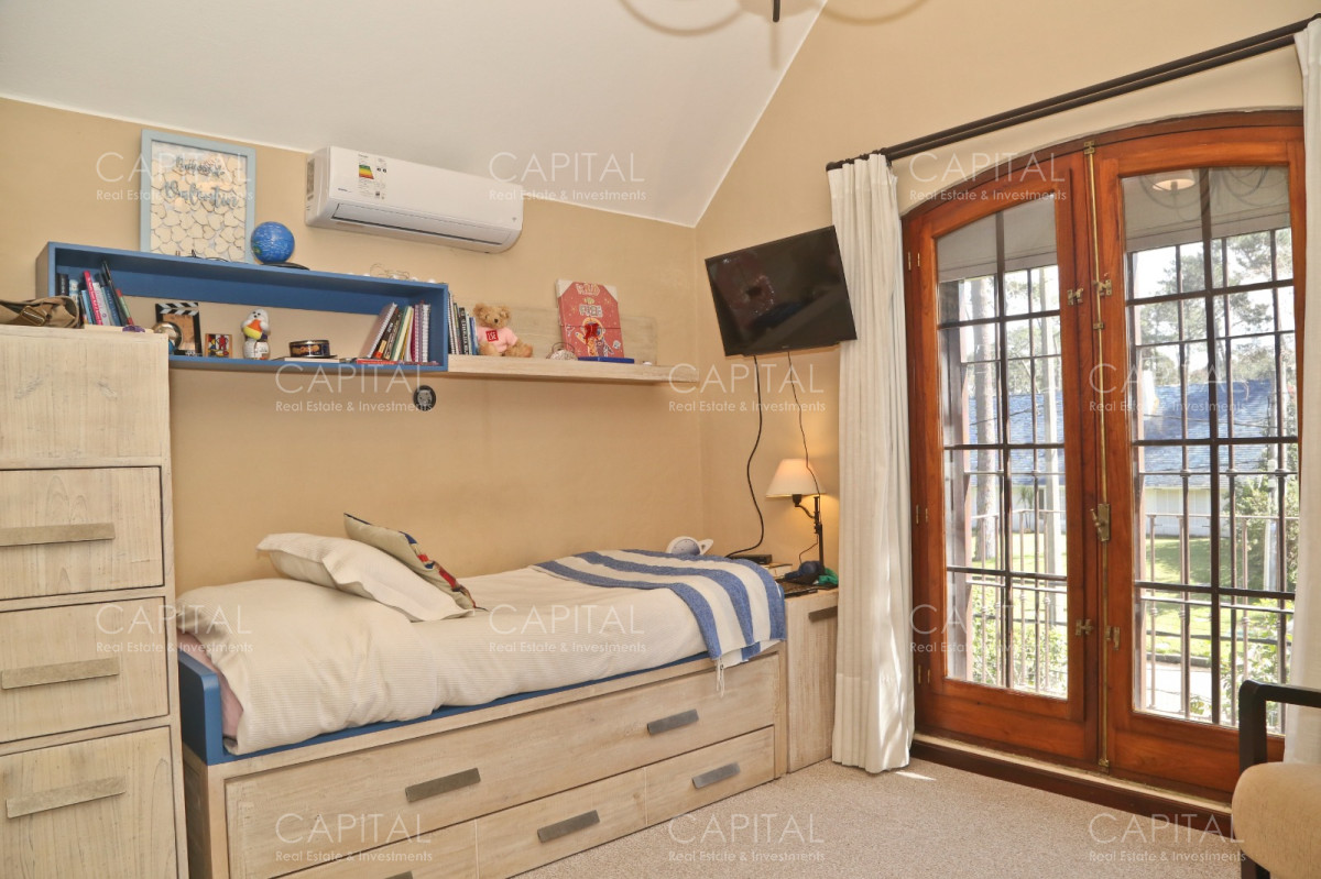 Casa ID.35079 - Casa en venta en Playa Mansa, Punta del Este.