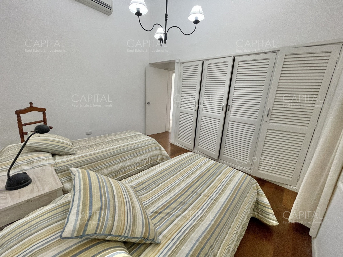 Casa ID.39115 - Casa en Venta de Cuatro Dormitorios  en Lugano 