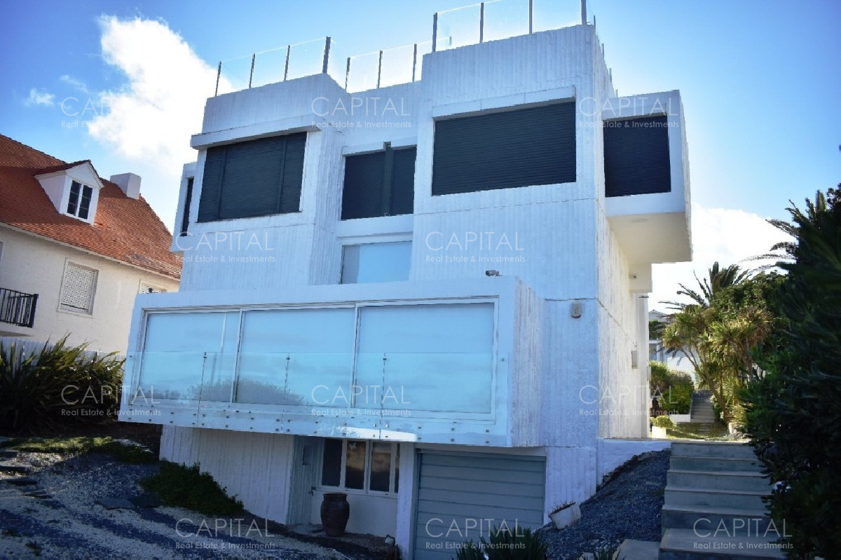 Casa ID.25844 - Excelente casa en 1era fila de Península - 4 dormitorios y solarium con jacuzzi!