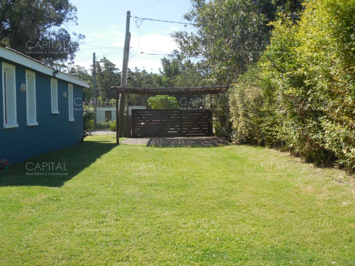 Casa ID.25481 - Casa tres dormitorios y servicio con jardín cercado, piscina climatizada en La Barra