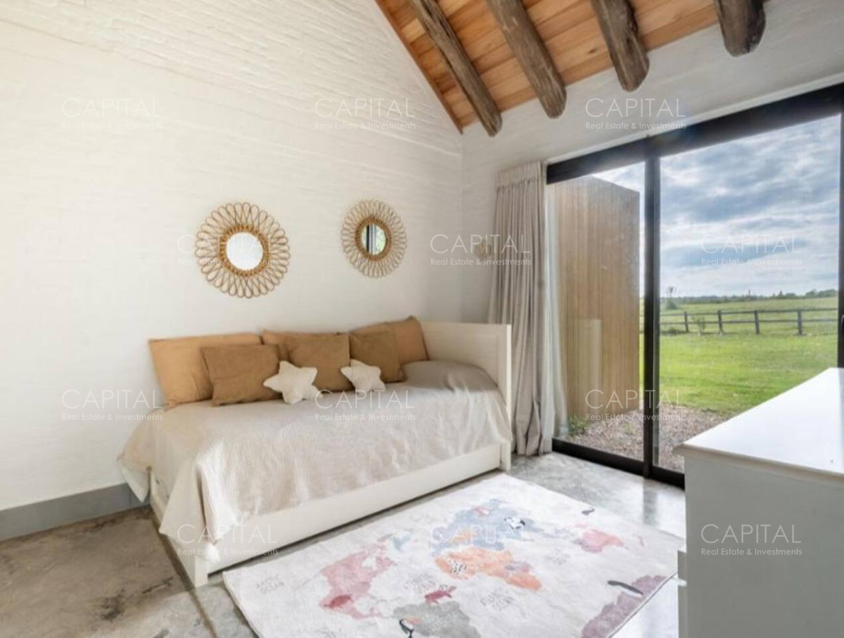 Casa ID.39618 - Casa de 5 dormitorios con piscina en barrio privado