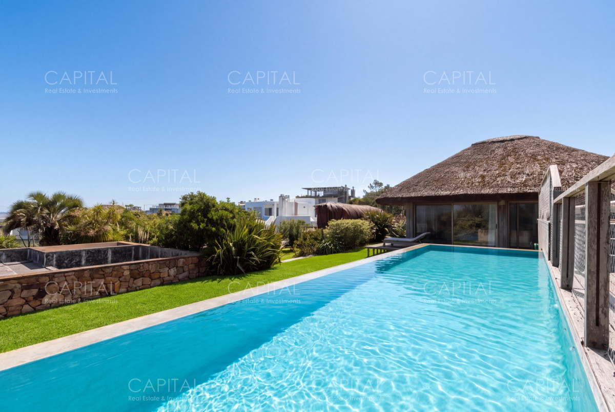Casa con Vista al Mar y Piscina Infinita en La Barra, foto 1