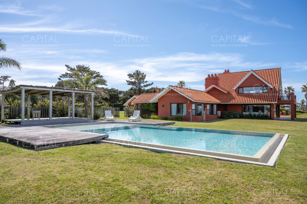 Exclusiva Casa Frente al Mar en Parada 28 de Playa Mansa, foto 2