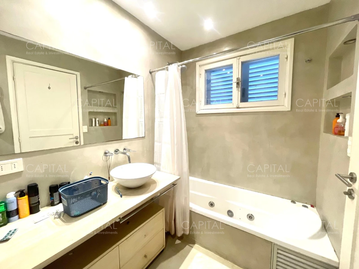 Casa ID.36678 - Casa en Venta de 3 Dormitorios y Servicio en Playa Mansa