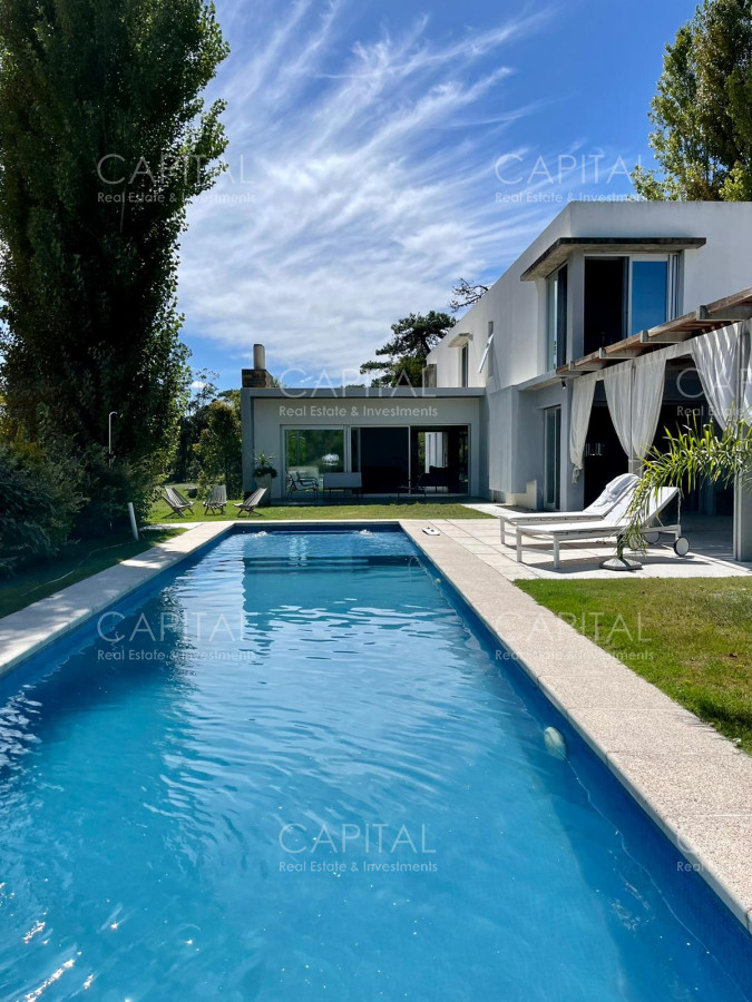 Casa ID.30772 - Casa en Barrio Privado Punta del Este en Venta Alquiler de Temporada
