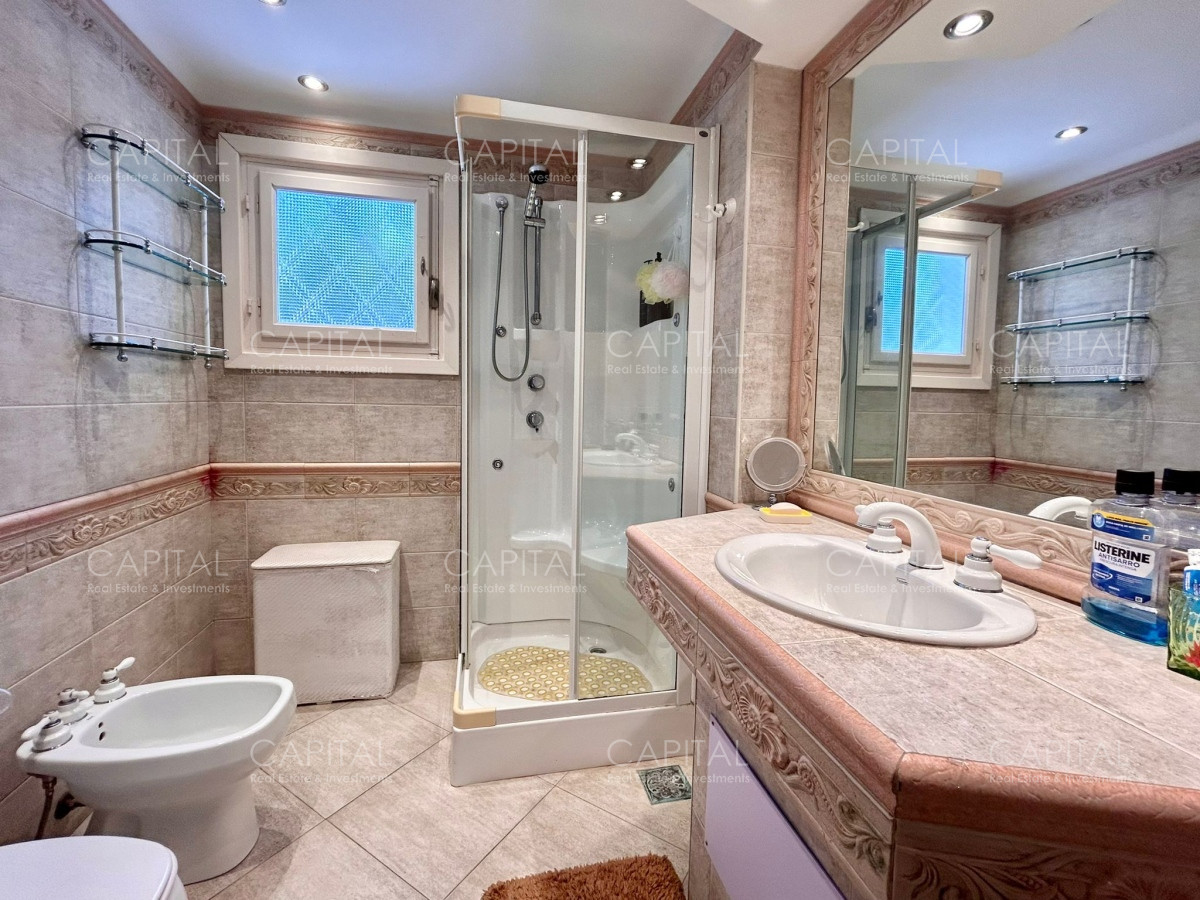 Casa ID.35451 - Importante casa en venta en Playa Mansa.