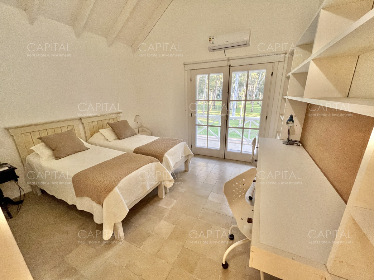 Casa ID.28358 - Casa en Venta Barrio Laguna Blanca Punta del Este Cinco Dormitorios