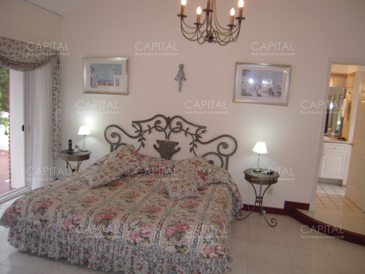 Casa ID.34561 - Casa en Venta Cuatro Dormitorios en Cantegril, Punta Del Este 