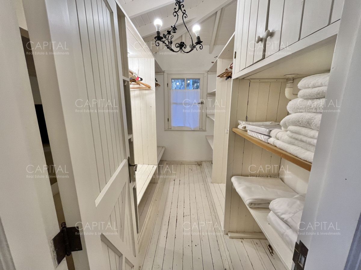 Casa ID.28358 - Casa en Venta Barrio Laguna Blanca Punta del Este Cinco Dormitorios