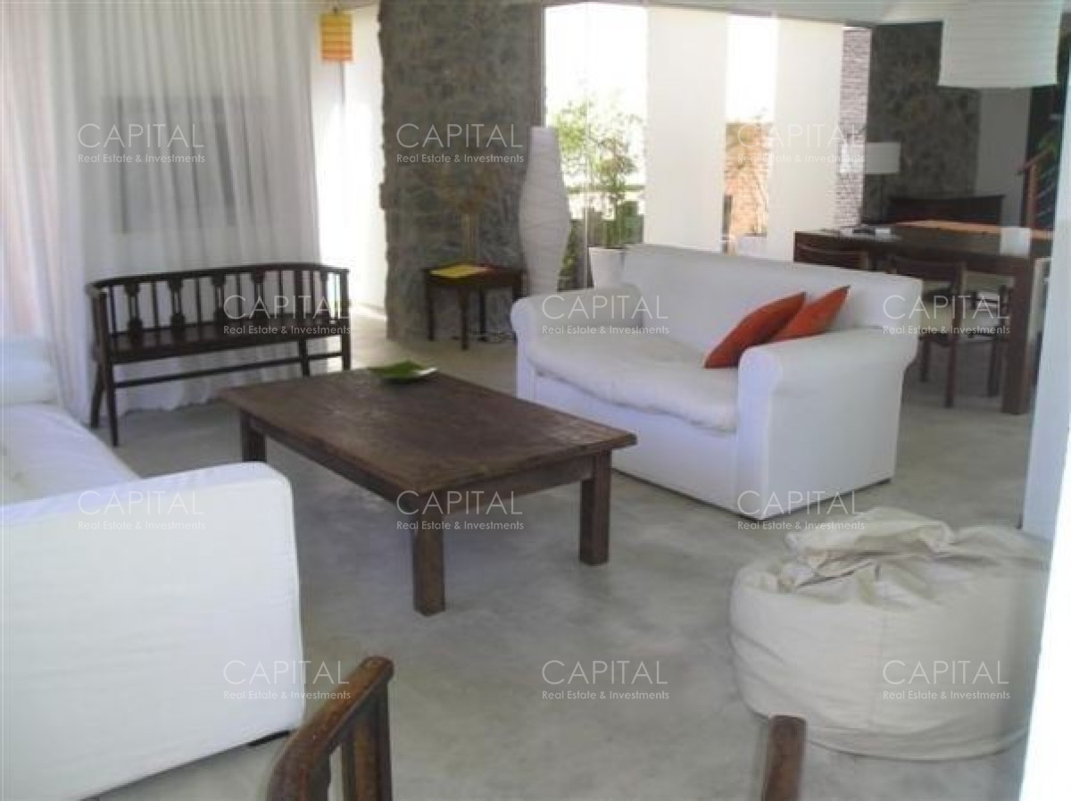 Casa ID.38467 - Casa en Montoya 3 dormitorios y dependencia a 200 mts del mar