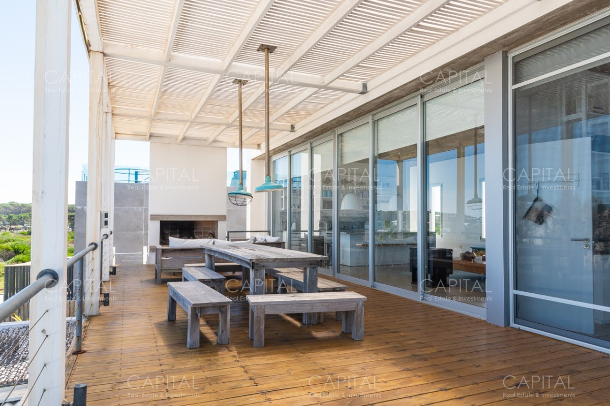 Casa ID.34500 - Casa en Venta De  Cuatro Dormitorios mas Dependencia en Jose Ignacio 