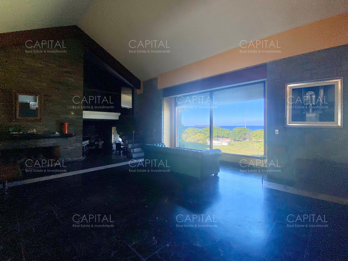 Casa ID.32579 - Casa Frente Al Mar Punta del Este en Venta