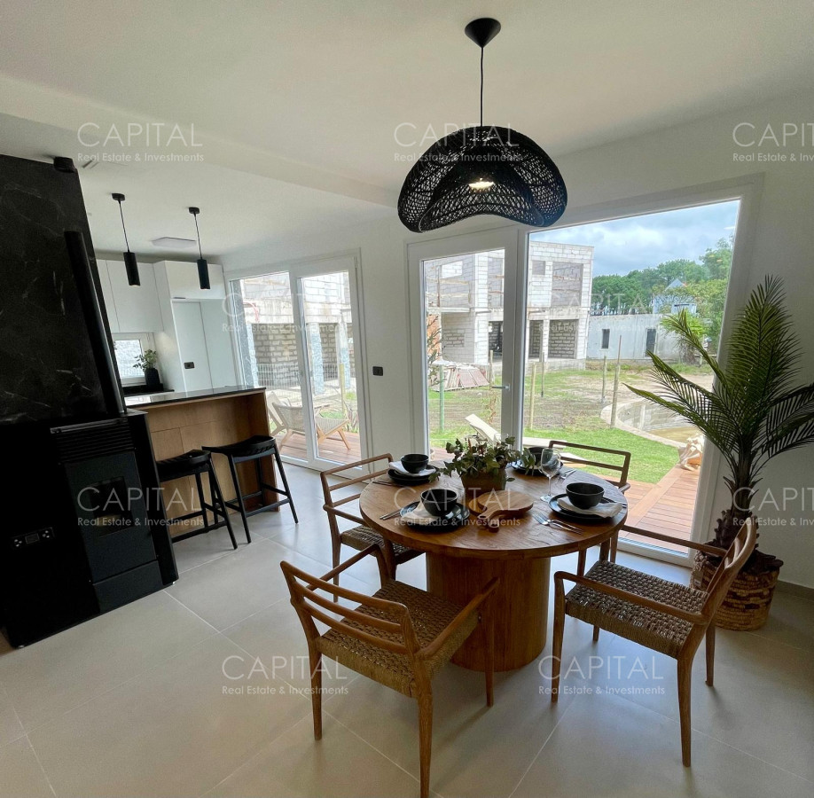 Casa ID.37588 - Casa de tres dormitorios y tres baños en Venta en La Barra