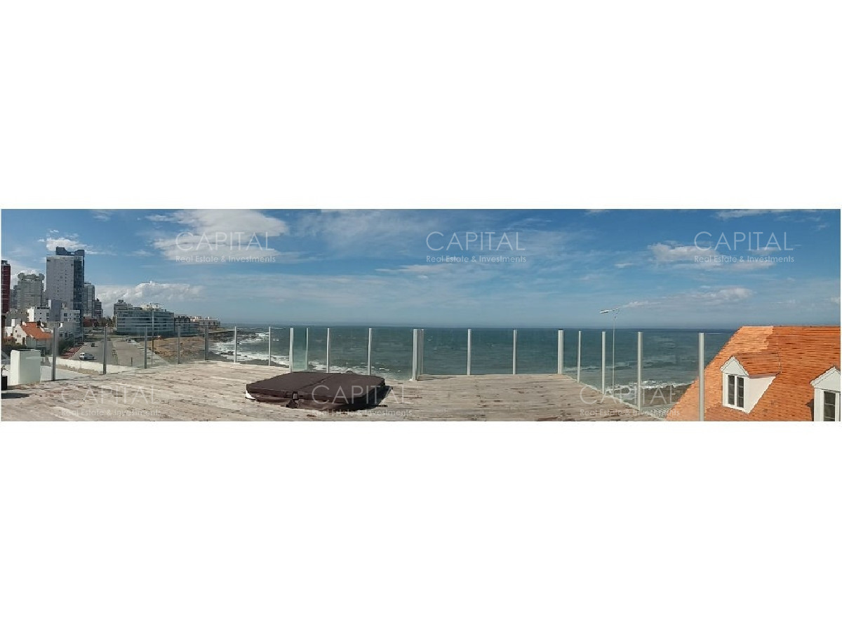 Casa ID.25844 - Excelente casa en 1era fila de Península - 4 dormitorios y solarium con jacuzzi!