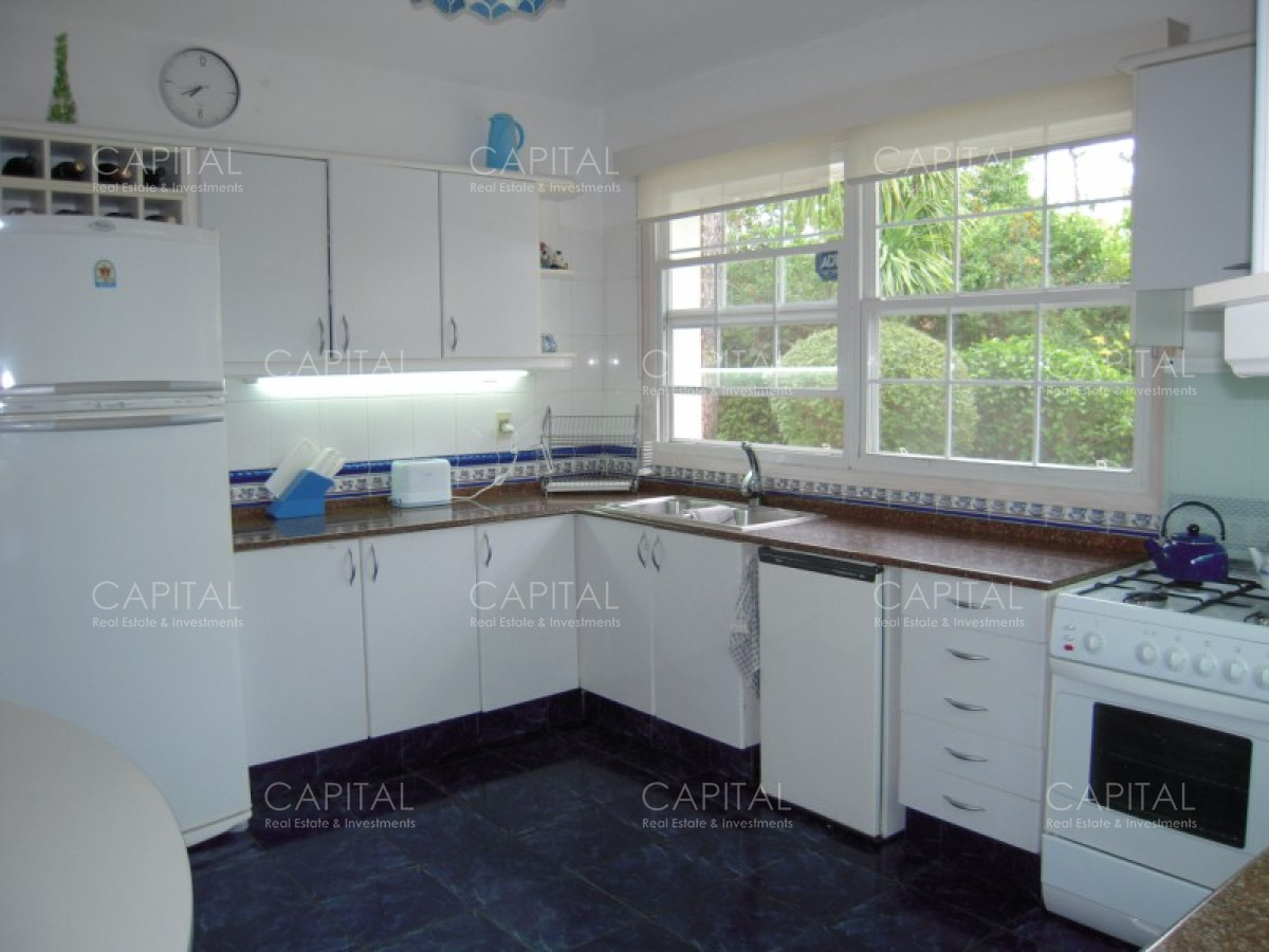 Casa ID.34561 - Casa en Venta Cuatro Dormitorios en Cantegril, Punta Del Este 