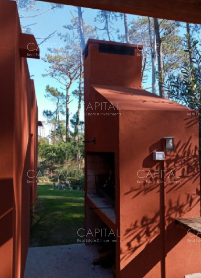 Casa ID.30088 - Muy buena casa en venta Construcción de muy buena calidad con pisos en porcelanato símil hormigón