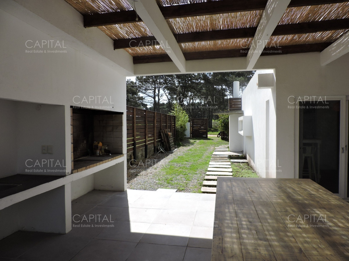 Casa ID.36463 - Muy linda casa en Manantiales de 3 Dorm y dependencia a pasos del mar