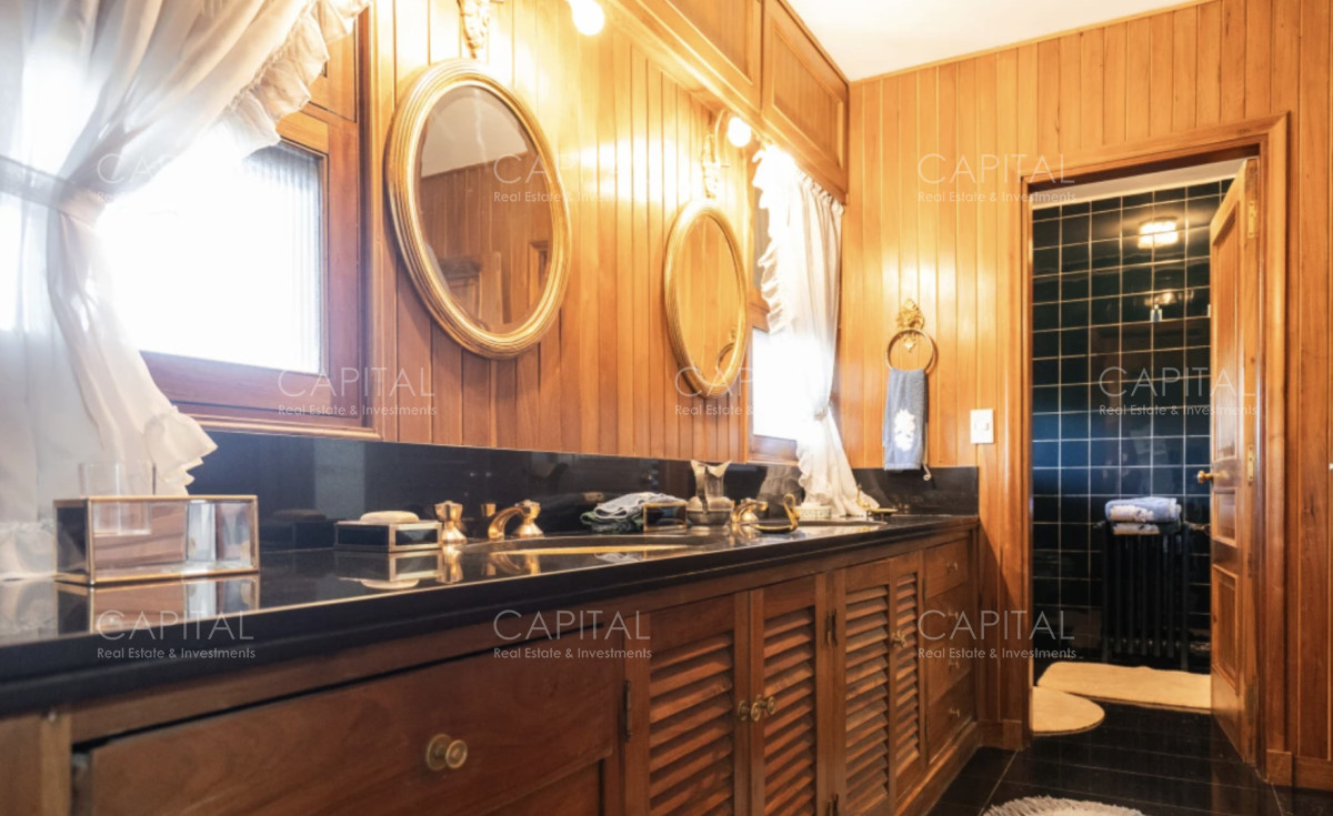 Casa ID.39114 - Mansion en Venta en Playa Mansa Punta del Este