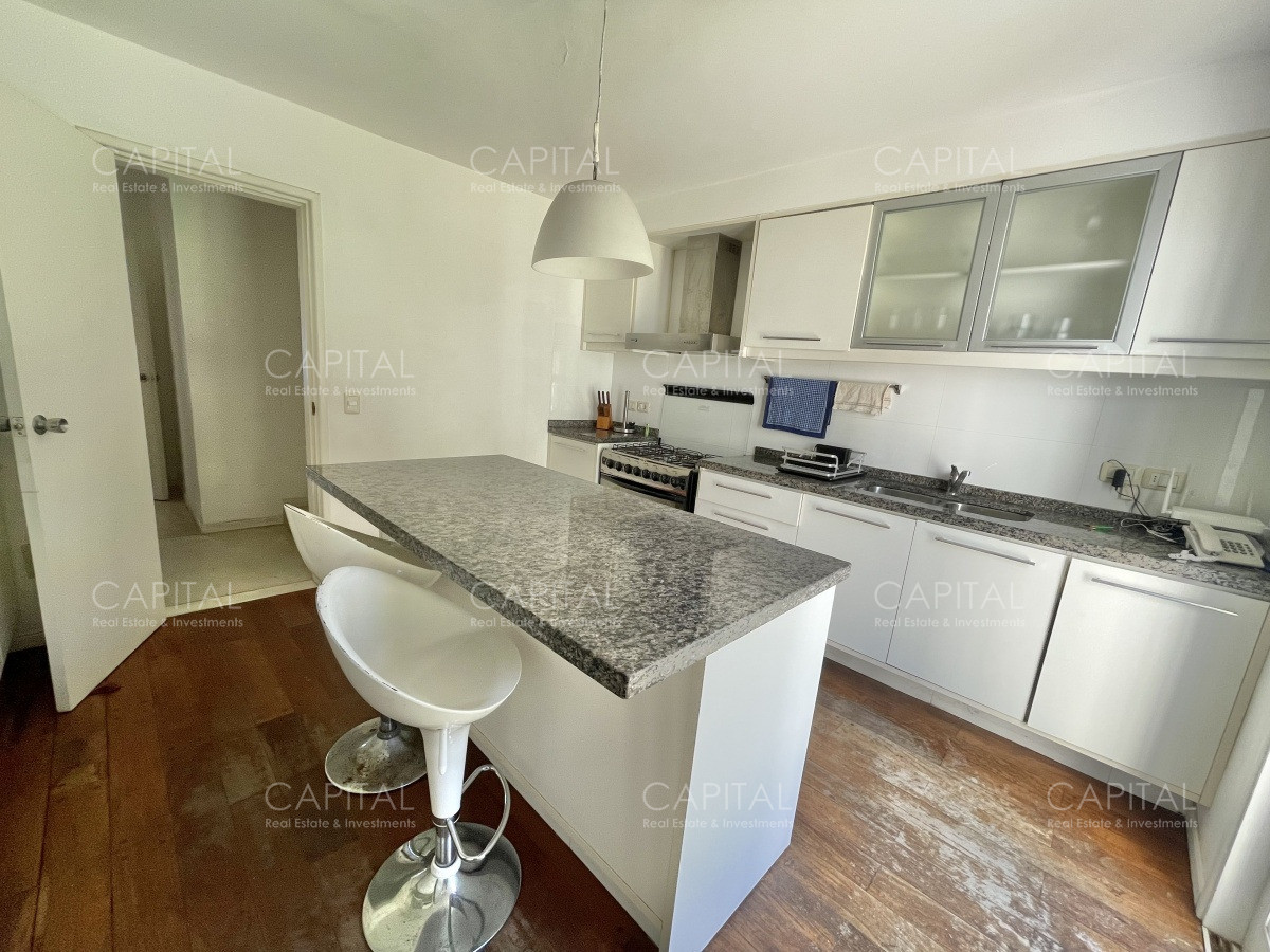 Casa ID.39115 - Casa en Venta de Cuatro Dormitorios  en Lugano 