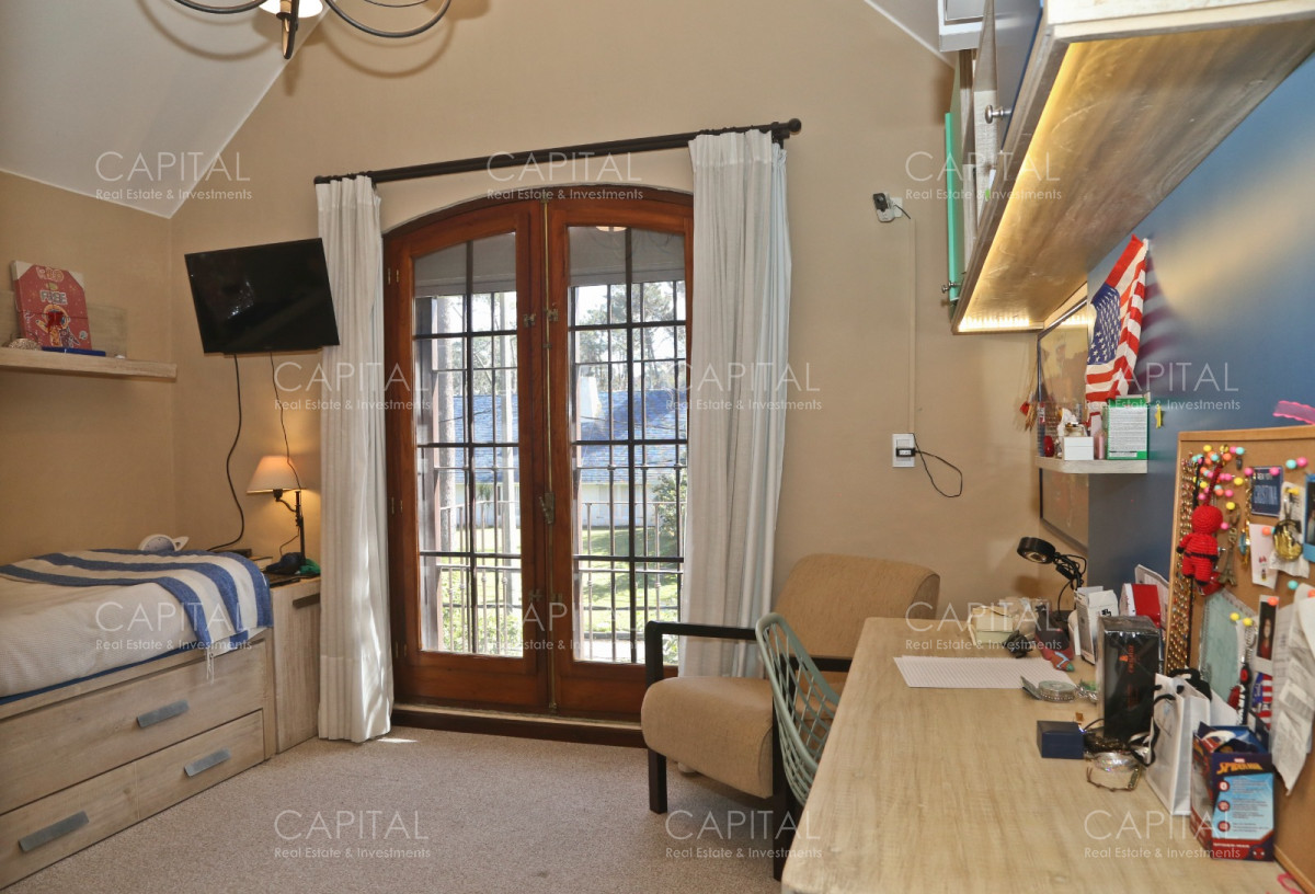 Casa ID.35079 - Casa en venta en Playa Mansa, Punta del Este.