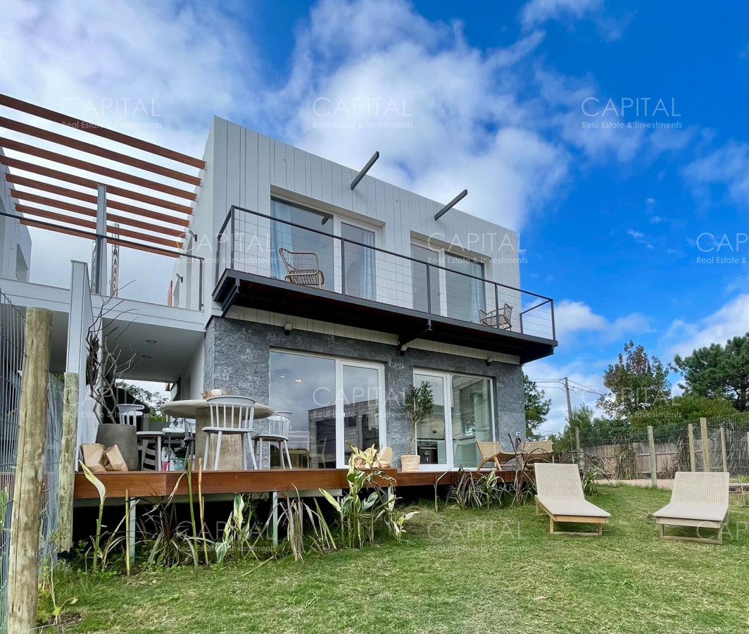 Casa ID.37588 - Casa de tres dormitorios y tres baños en Venta en La Barra