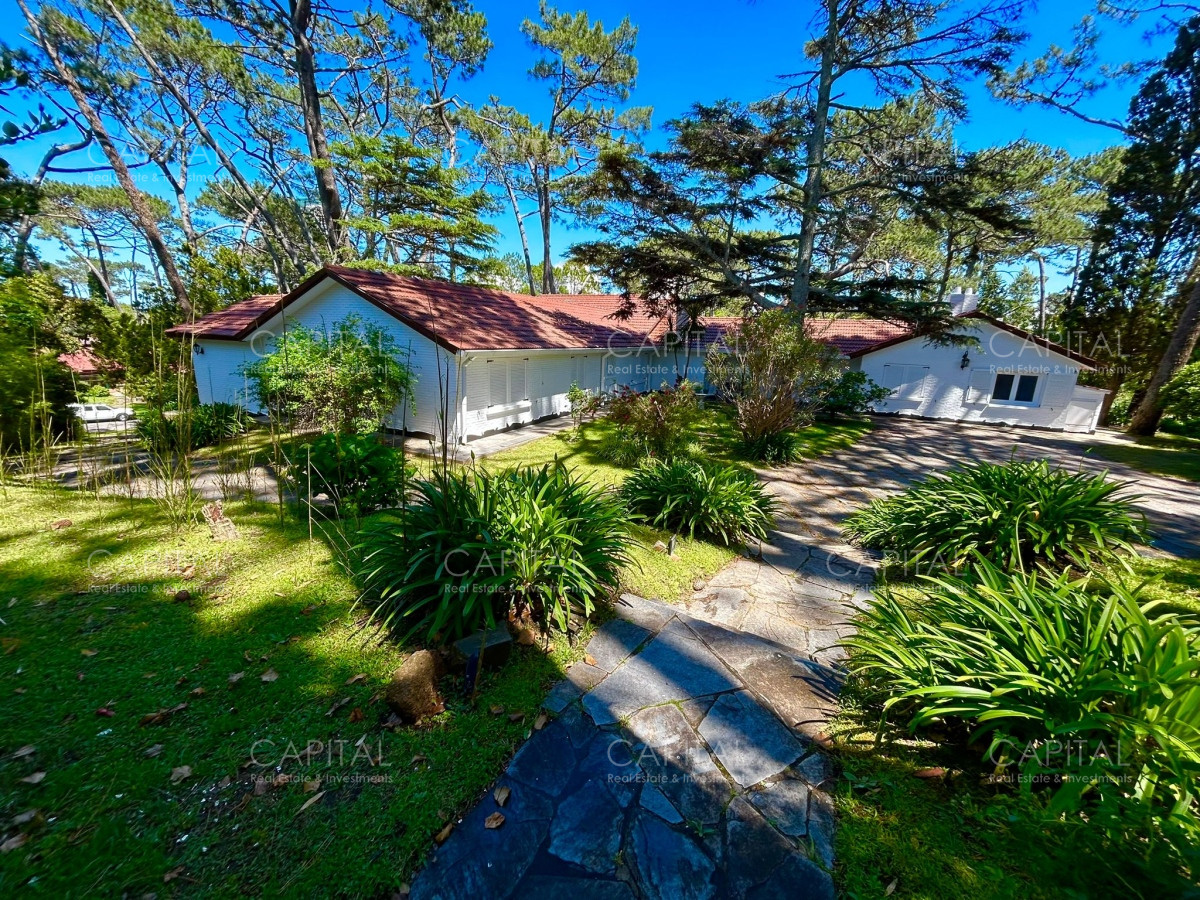 Casa ID.35451 - Importante casa en venta en Playa Mansa.