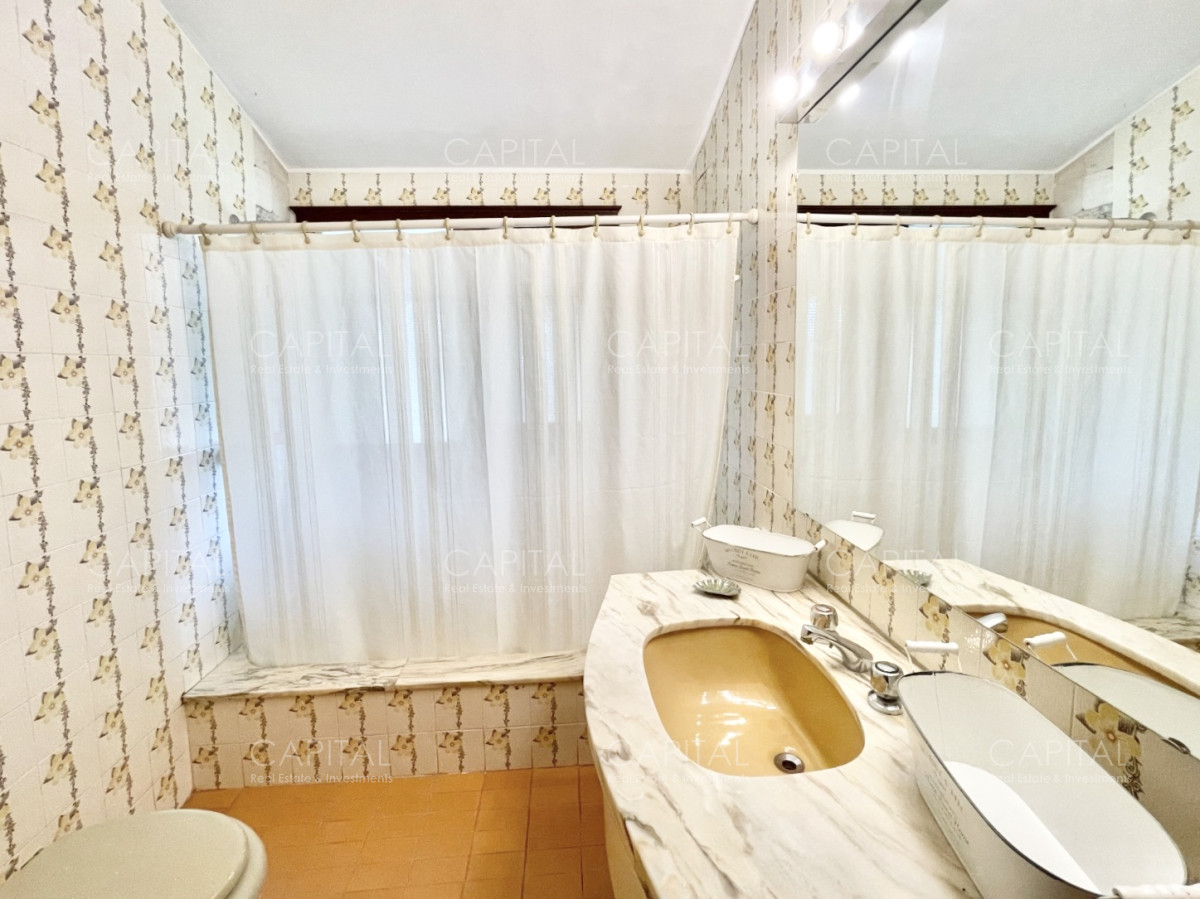 Casa ID.34608 - Casa en Venta de Cuatro Dormitorios , Zona Lugano, Punta del Este