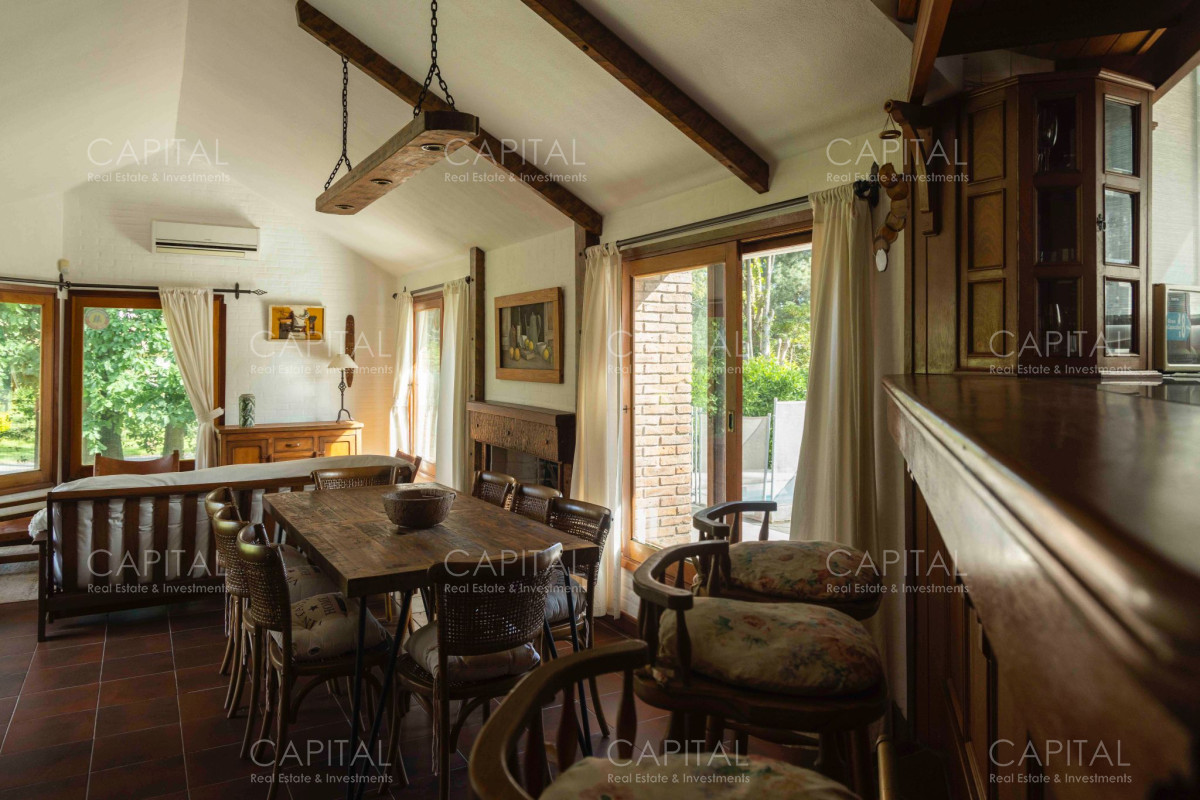 Casa ID.37788 - Casa de tres dormitorios y servicio en Venta en Pinares