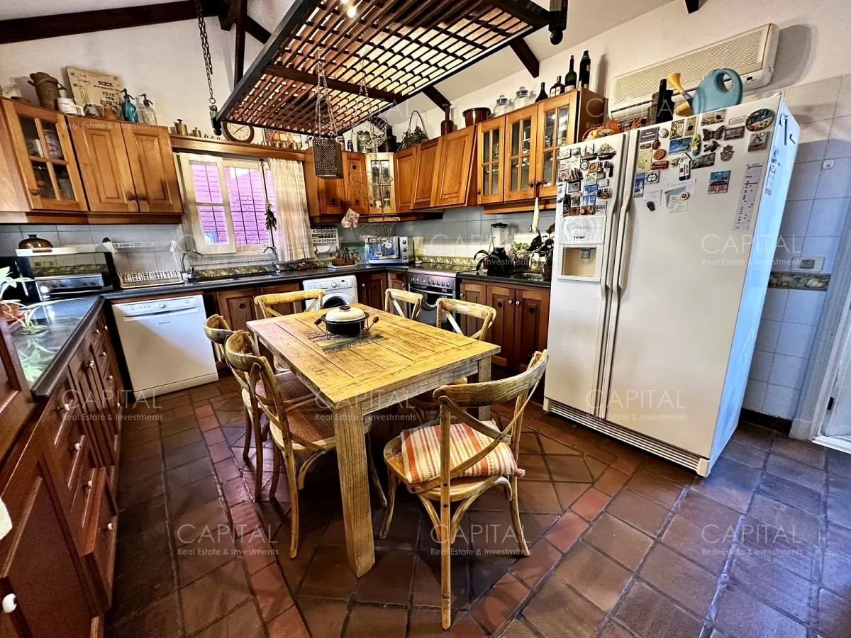 Casa ID.35081 - Casa  en Venta Playa Mansa en venta a 150 metros del mar