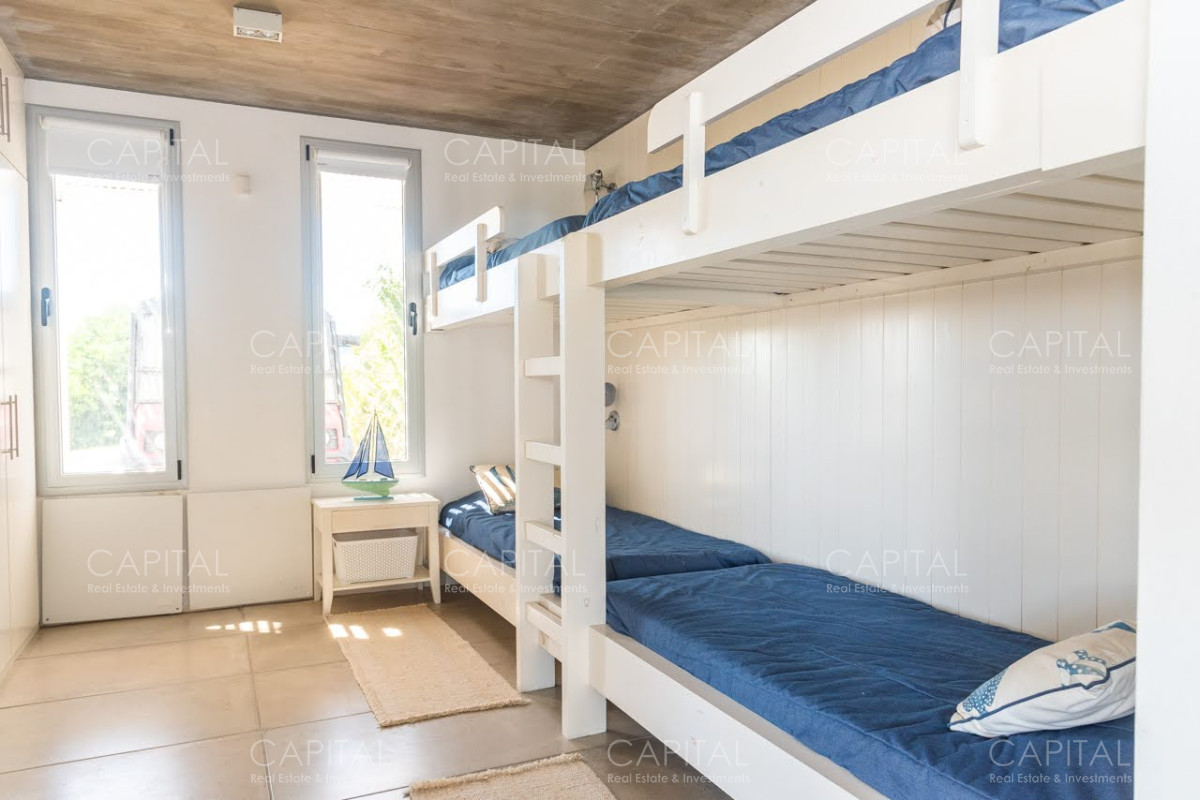 Casa ID.34500 - Casa en Venta De  Cuatro Dormitorios mas Dependencia en Jose Ignacio 