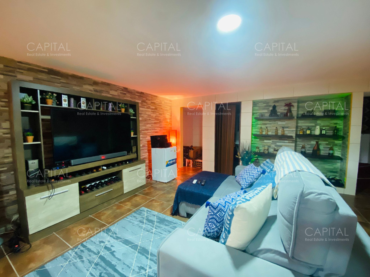 Casa ID.32412 - Residencia de Seis Dormitorios más Dependencia en Barrio Cantegril
