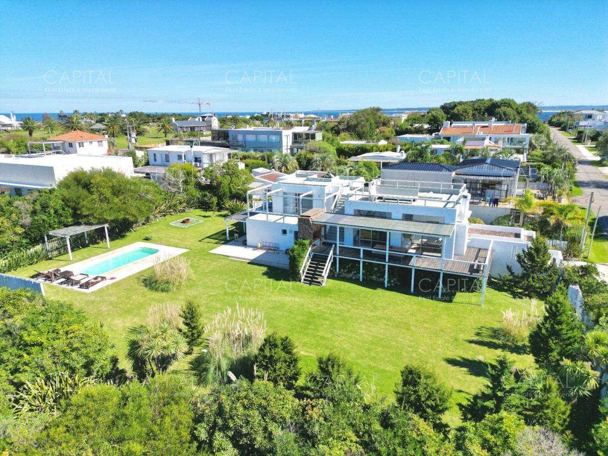 Casa ID.36175 - Casa en Venta en Pueblo de José Ignacio Cuatro Dormitorios y Dependencia