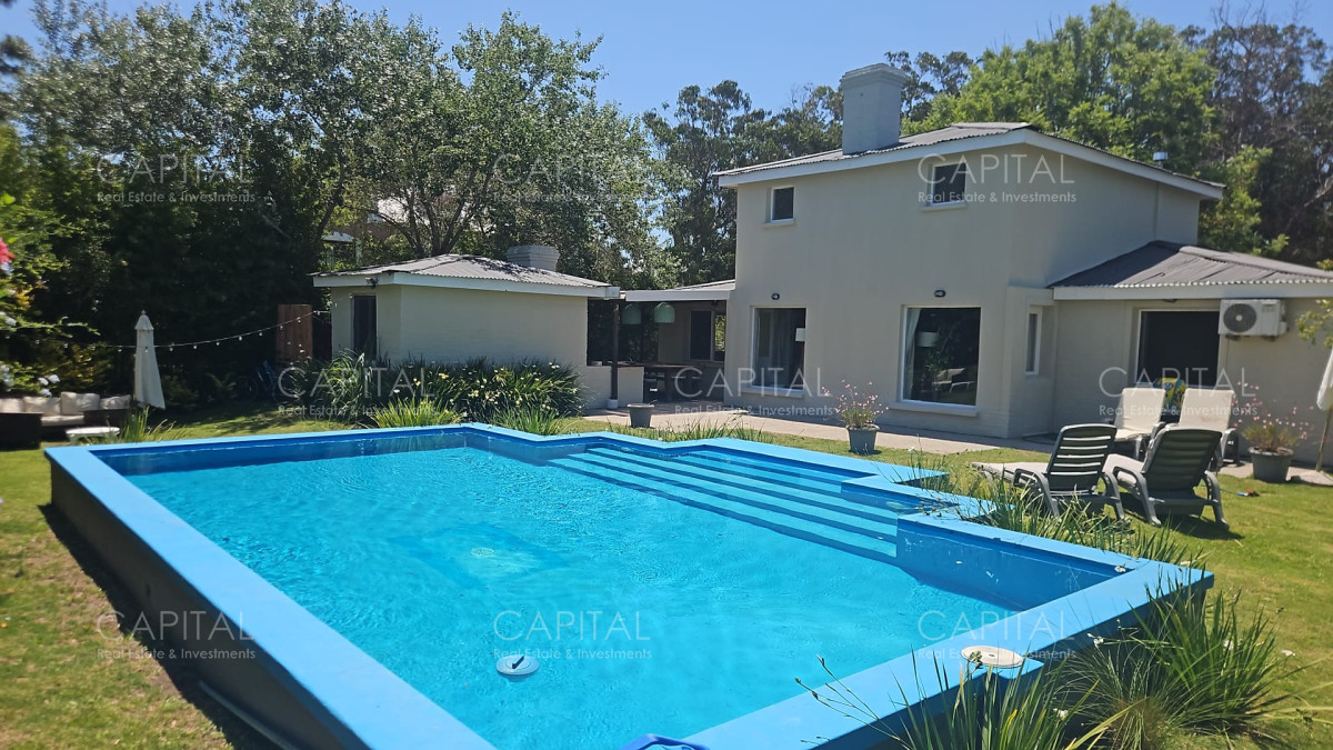 Casa ID.25481 - Casa tres dormitorios y servicio con jardín cercado, piscina climatizada en La Barra