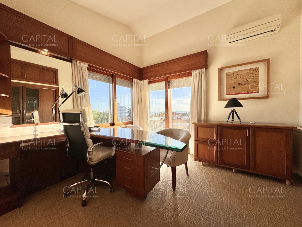 Casa ID.26110 - Casa en Venta en Playa Mansa de Punta del Este 