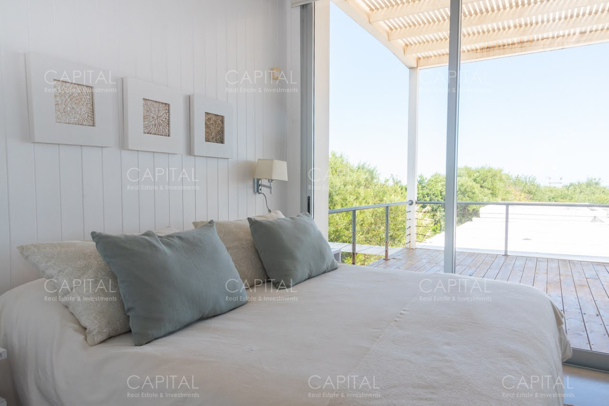 Casa ID.34500 - Casa en Venta De  Cuatro Dormitorios mas Dependencia en Jose Ignacio 