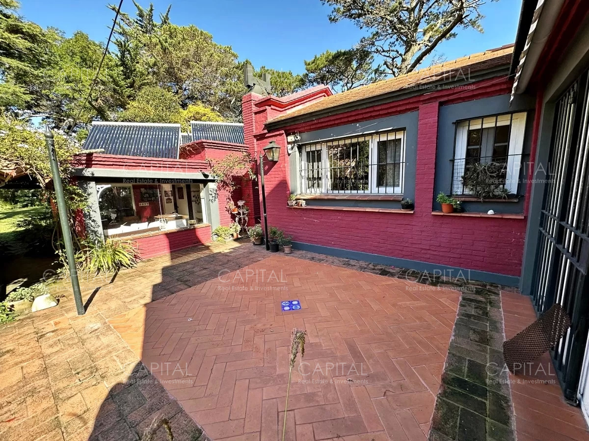 Casa ID.35081 - Casa  en Venta Playa Mansa en venta a 150 metros del mar