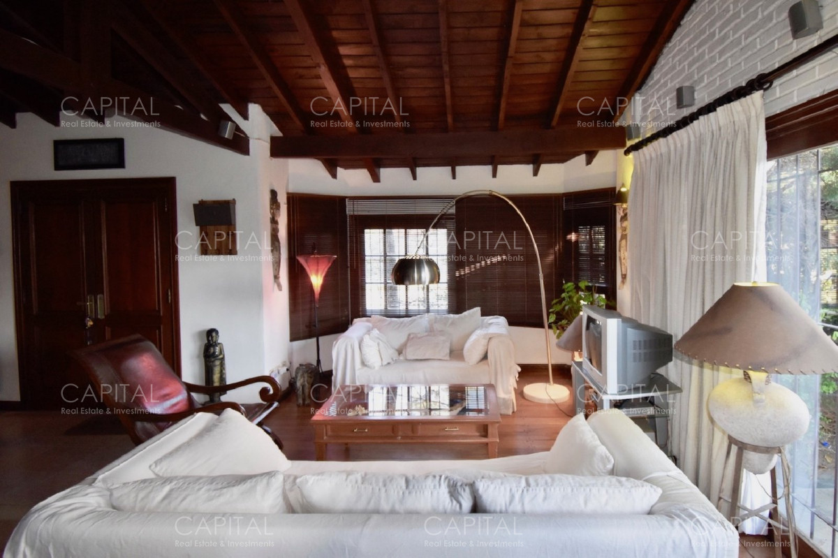 Casa ID.24811 - Casa en Playa Mansa de Cuatro Dormitorios en Venta Punta del Este