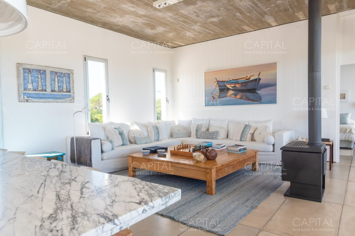 Casa ID.34500 - Casa en Venta De  Cuatro Dormitorios mas Dependencia en Jose Ignacio 