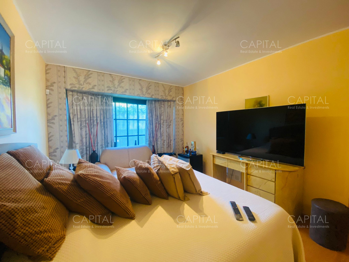 Casa ID.32412 - Residencia de Seis Dormitorios más Dependencia en Barrio Cantegril