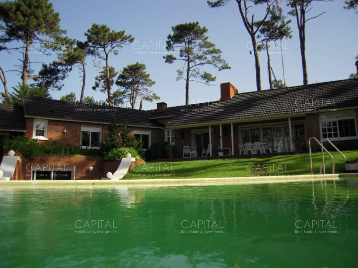 Casa ID.34561 - Casa en Venta Cuatro Dormitorios en Cantegril, Punta Del Este 
