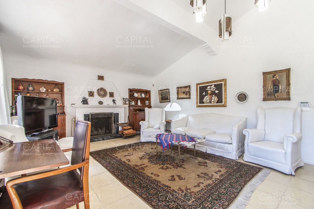 Casa ID.35154 - Casa en Venta en Playa Mansa con más de 3000 m2 de parque.