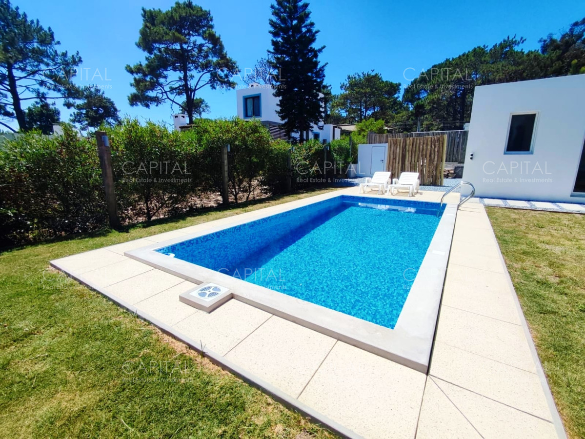 Casa ID.36509 - Casa en venta en La Barra con piscina y parrillero 